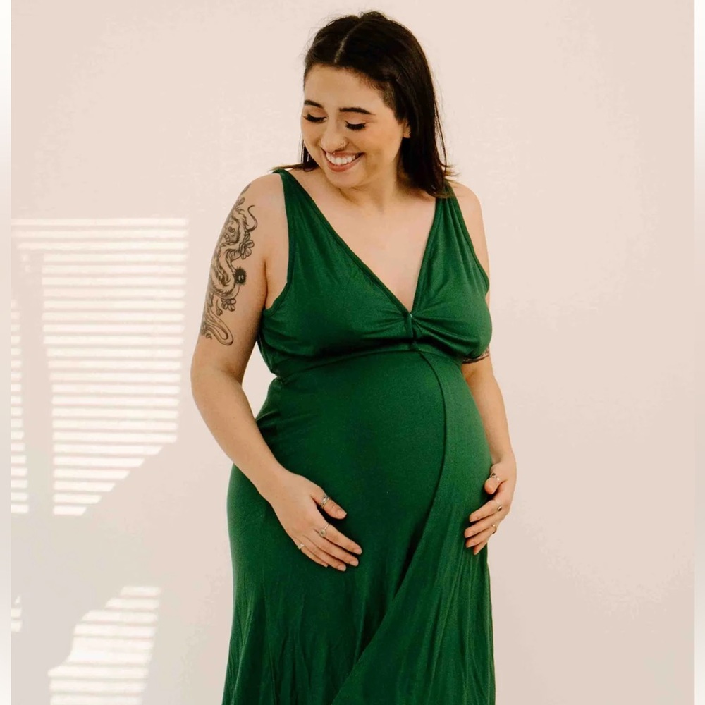 Lila Labor Gown: Juliet in Emerald